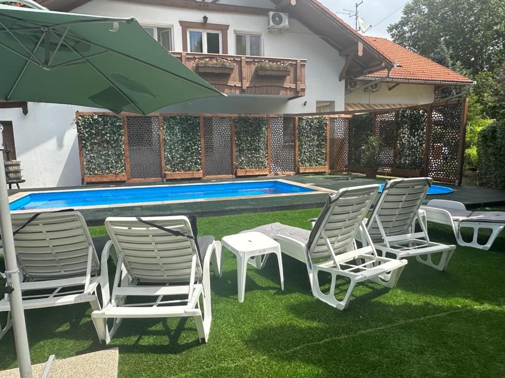 Sommer Panzio Balatonfoldvar Exterior photo