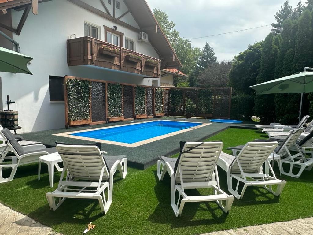 Sommer Panzio Balatonfoldvar Exterior photo